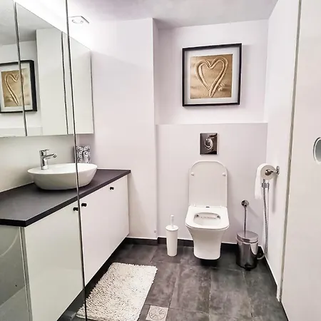 Modern And Comfy Loft In Chania ! La Canea